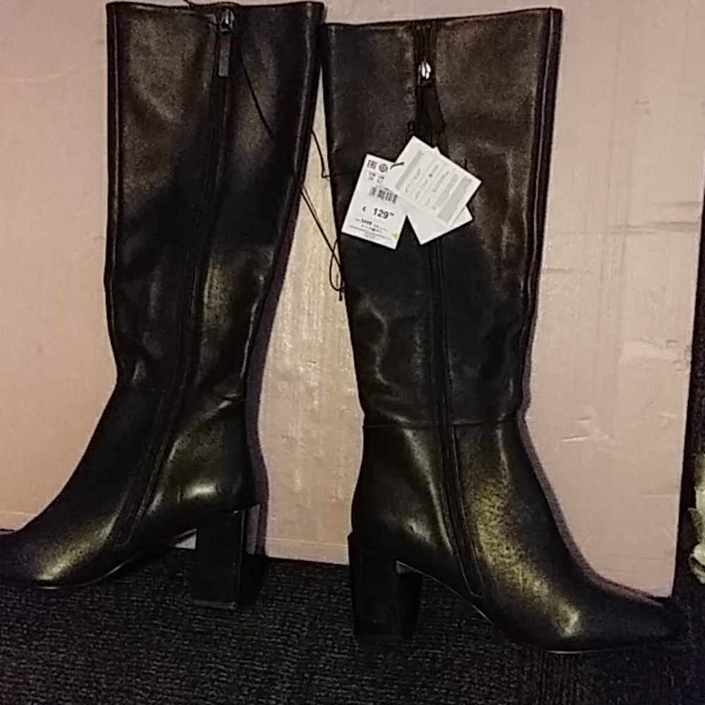 Boots - Picture 2 of 3